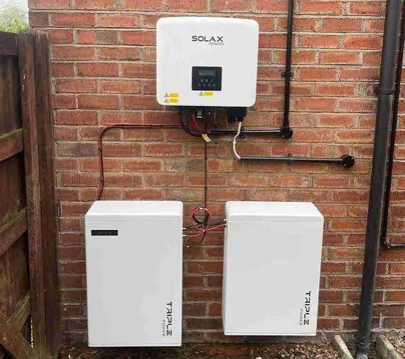 Outdoor hybrid inverter with dual battery storage units